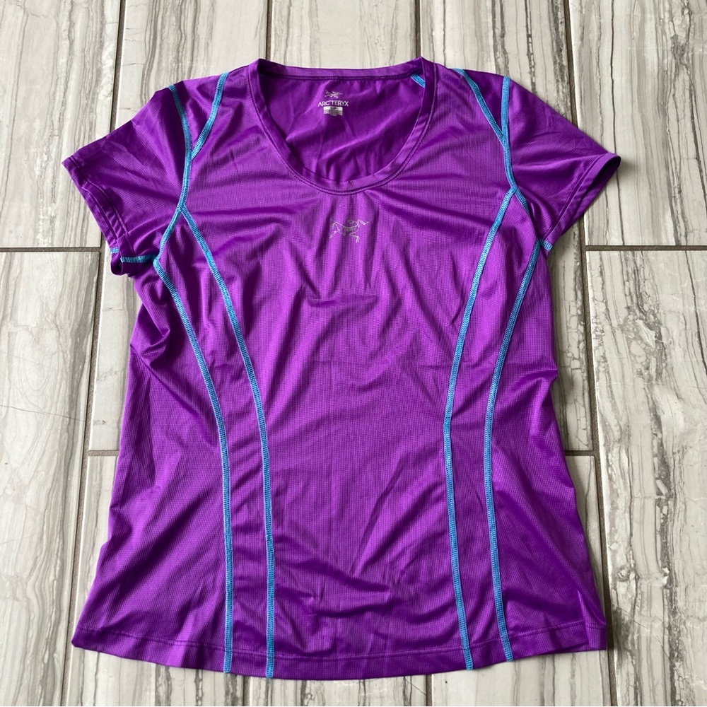 Arc’teryx polyester athletic top. EUC like new